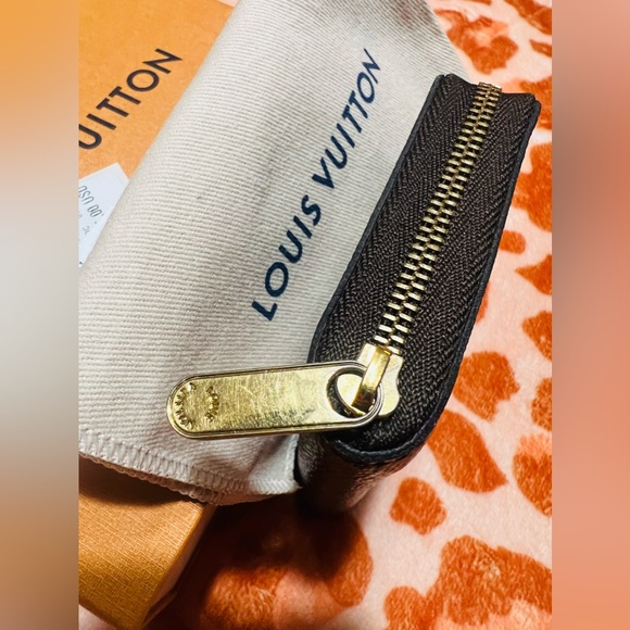 Louis Vuitton Zippy Coin Wallet - Picture 6 of 6
